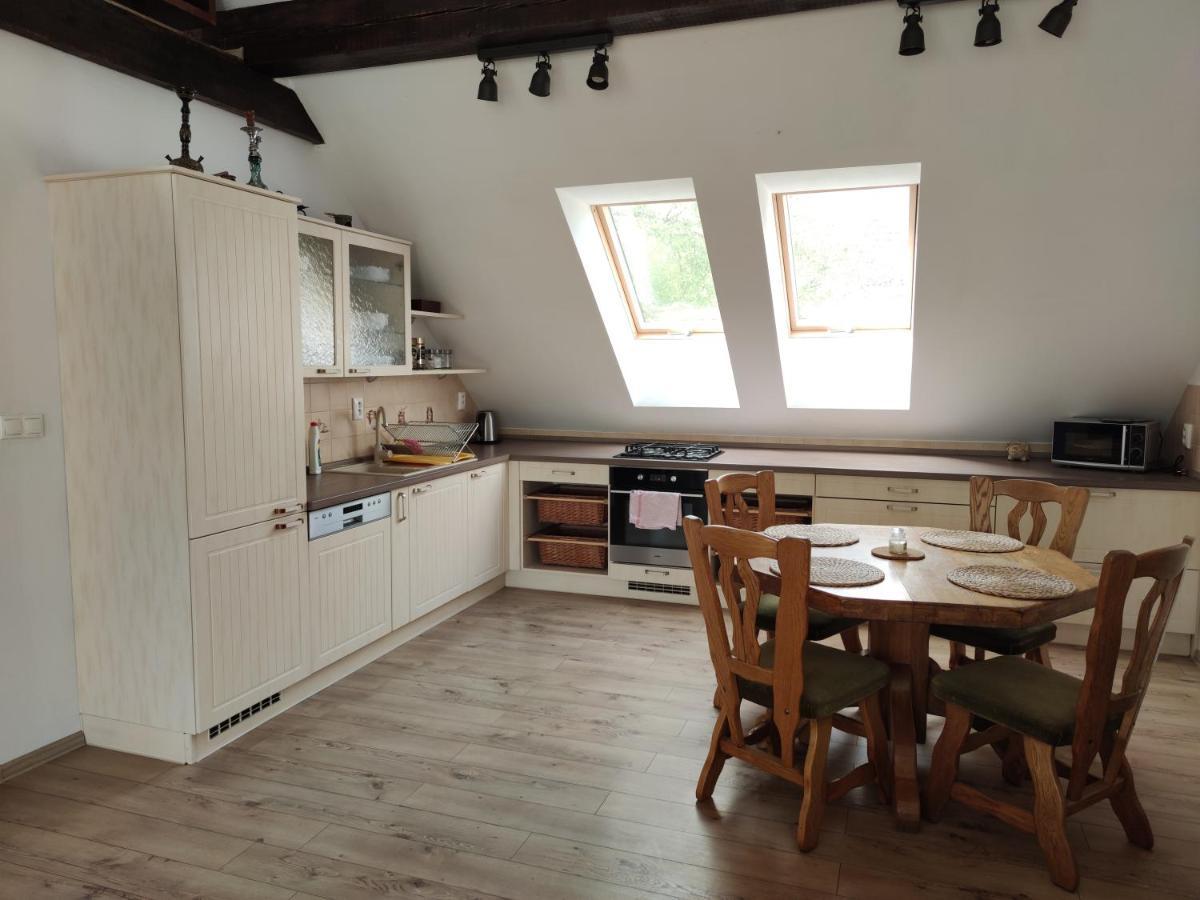 Attic Parkview Apartment Piest'any Exteriör bild