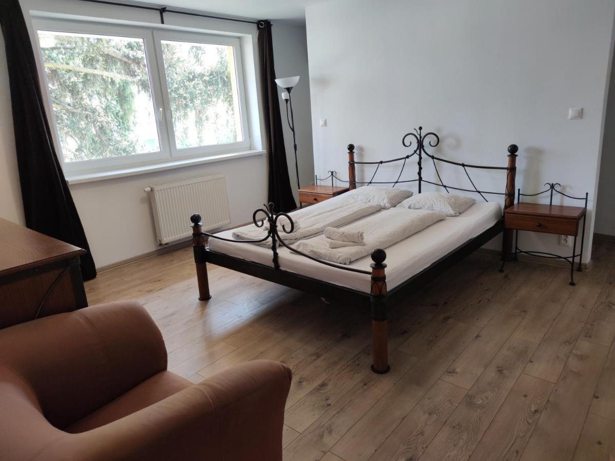 Attic Parkview Apartment Piest'any Exteriör bild